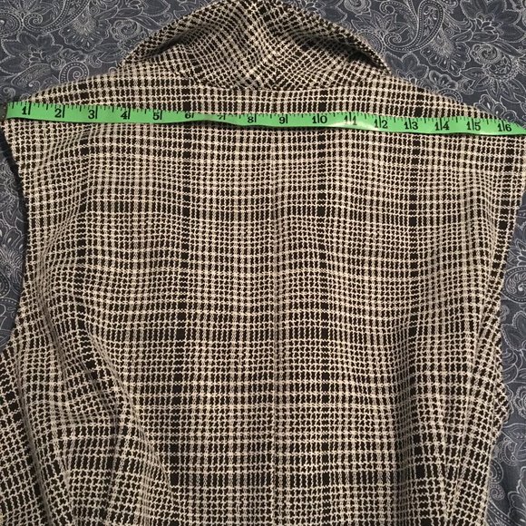 NWT Dress Barn plaid vest with pockets - Picture 6 of 7